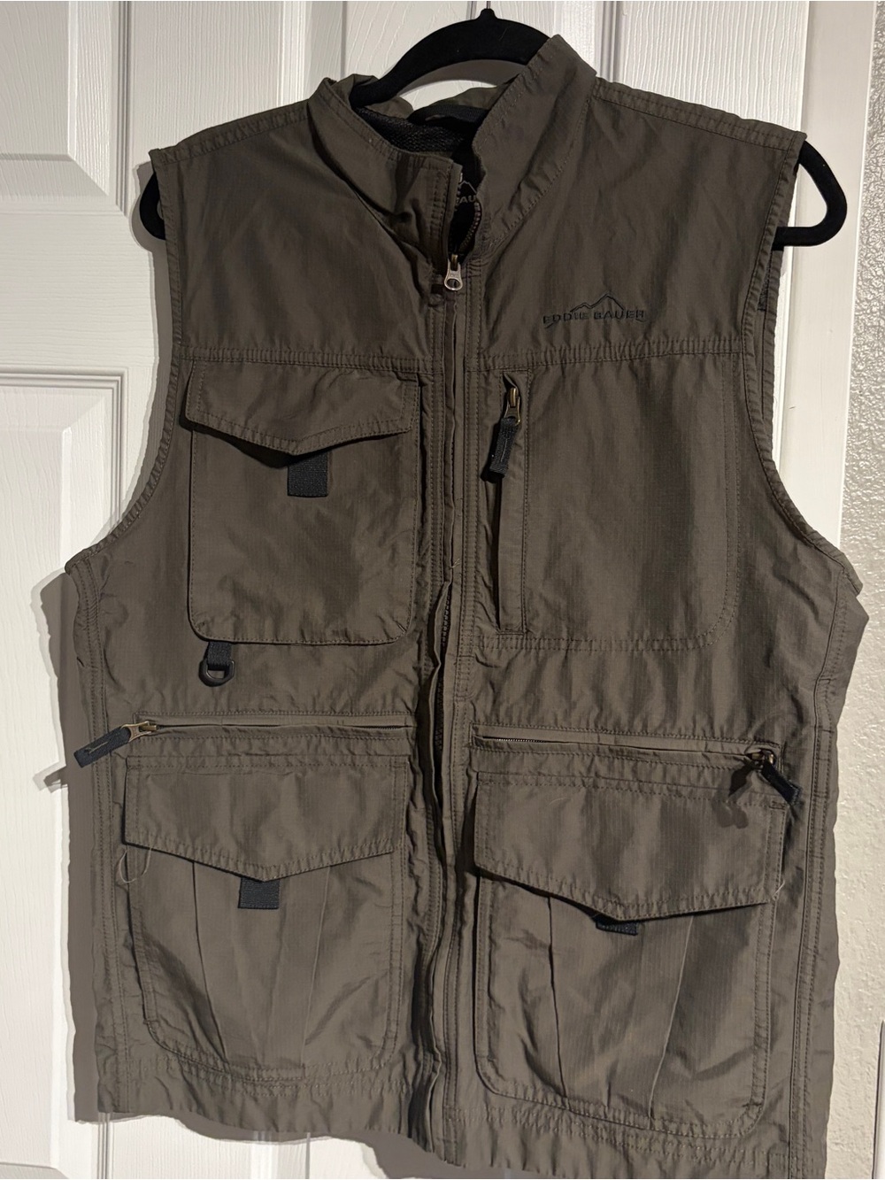 Eddie Bauer Full Zip Cargo Vest Men’s Size Small